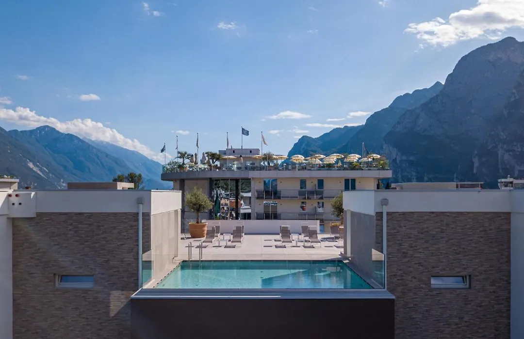 Aris Apartments & Sky Pool - Tonelli Hotels - Adult Friendly-1